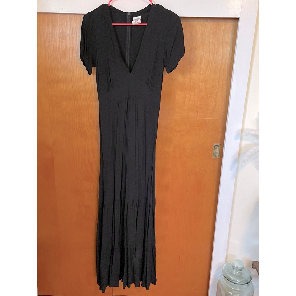 Queen The Label v neck maxi dress WITH POCKETS